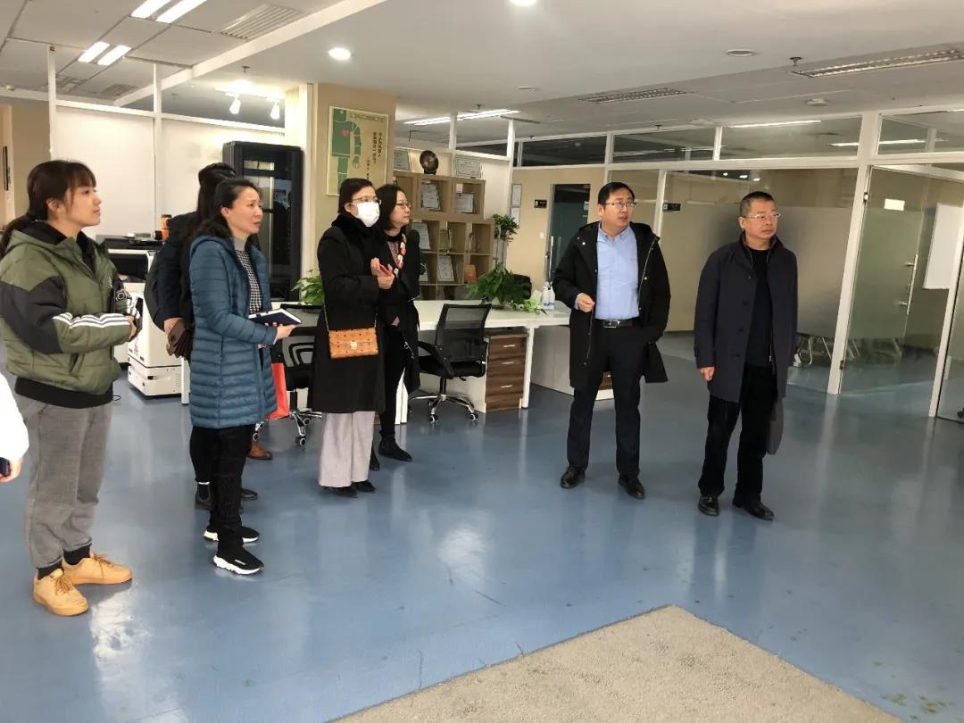 市教委學(xué)生事務(wù)中心、成才與就業(yè)編輯部、上海市創(chuàng)業(yè)基金會（EFG）、覺群文教基金會領(lǐng)導(dǎo)蒞臨颯智指導(dǎo)(圖2)